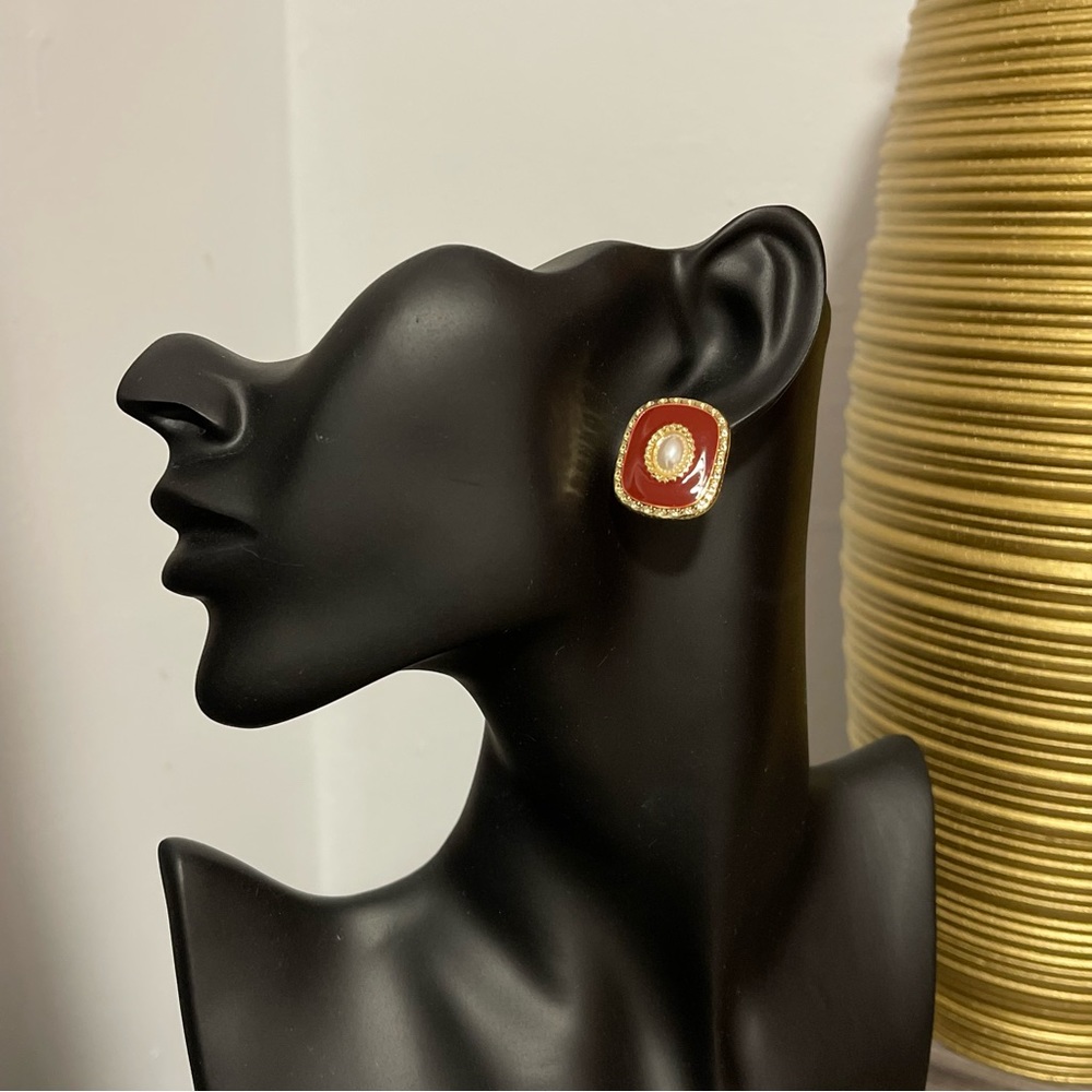 ✨ Elegant Dark Red Enamel Stud Earrings